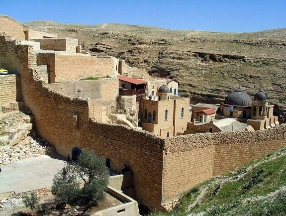 Le monastère Saint-Sabbas, surplombant la vallée du Cédron.